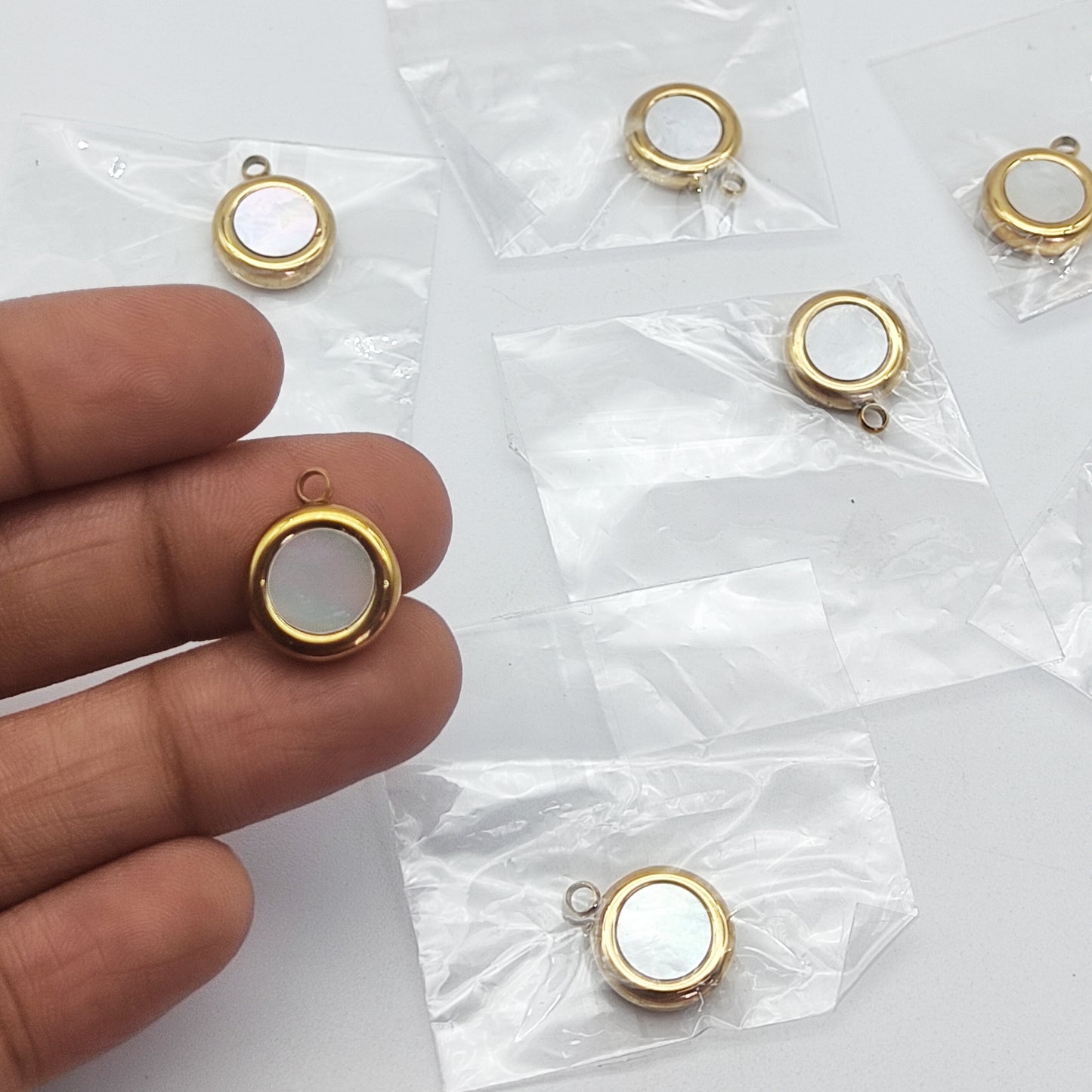 MOP Stainless steel round charm