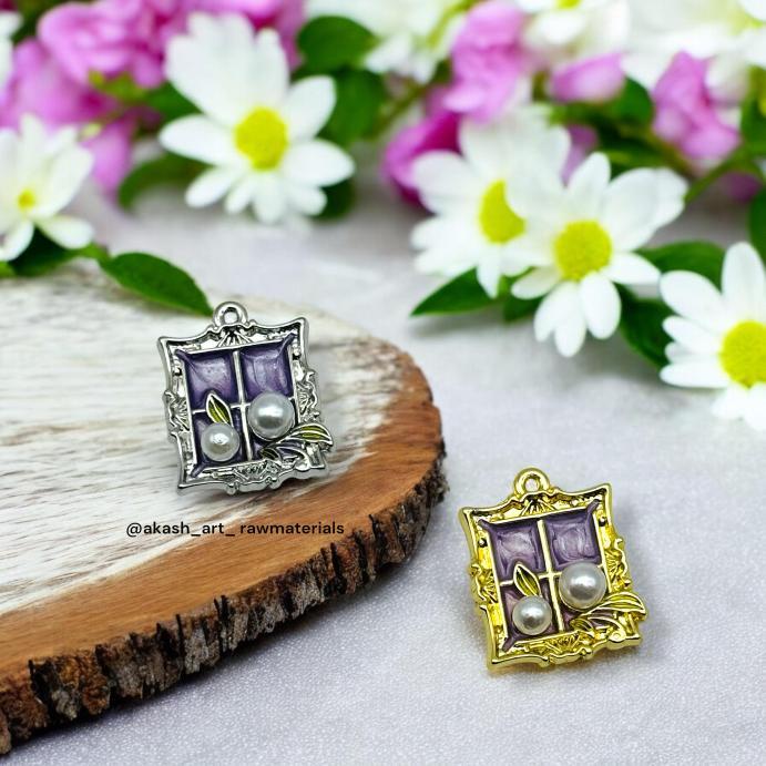 Vintage window Charm HCM109