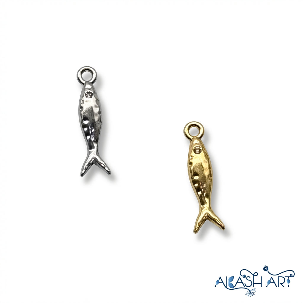 Fish Shaped Charm with Rhinestone / HCM242