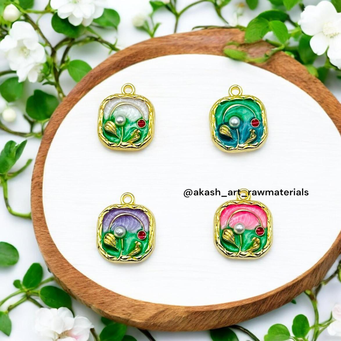 Vintage pearl charm CM135