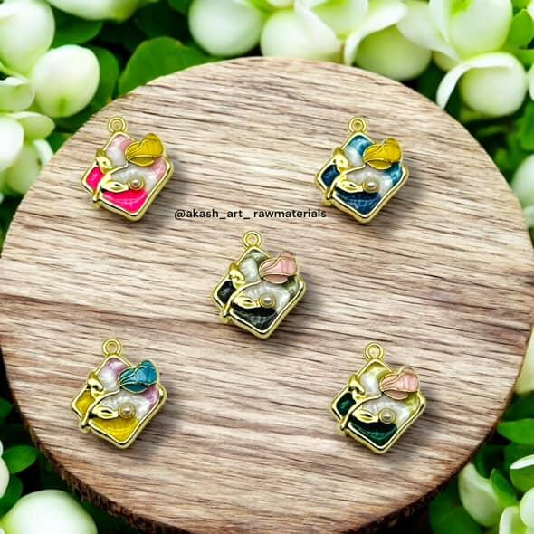 Vintage Tulip Charm  CM137